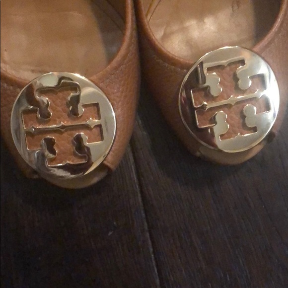 Tory Burch sally peep toe pump. - Picture 5 of 5